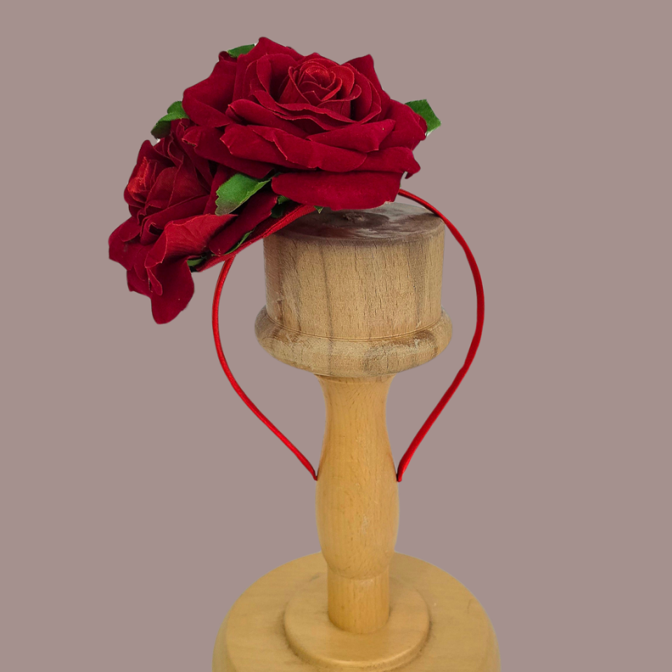 Amanda Kırmızı Renk  Taç