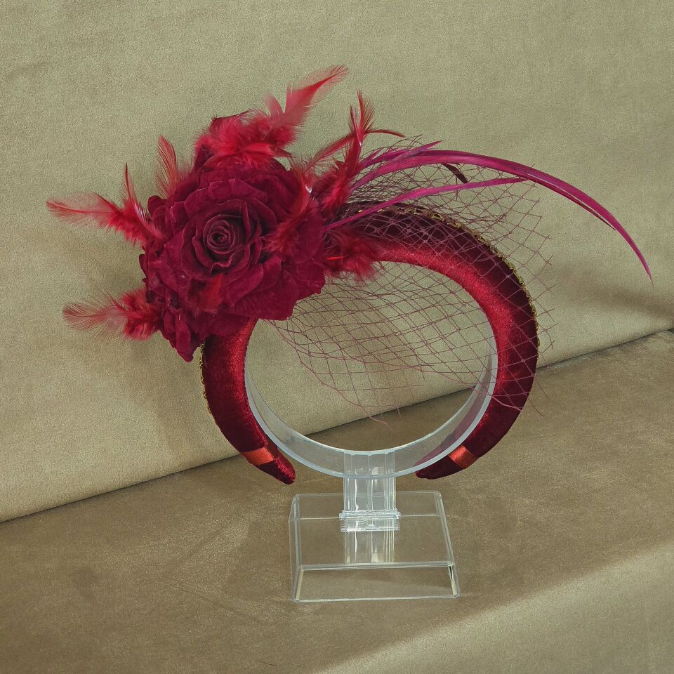 Amanda Bordo Renk Kadife  Taç