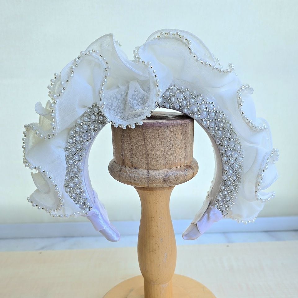 Amanda Beyaz Renk Saten Taç