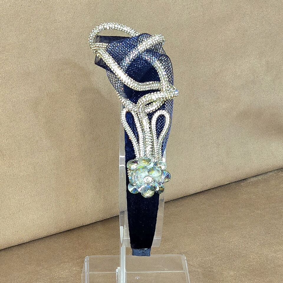 Amanda Lacivert Renk Kadife Taç