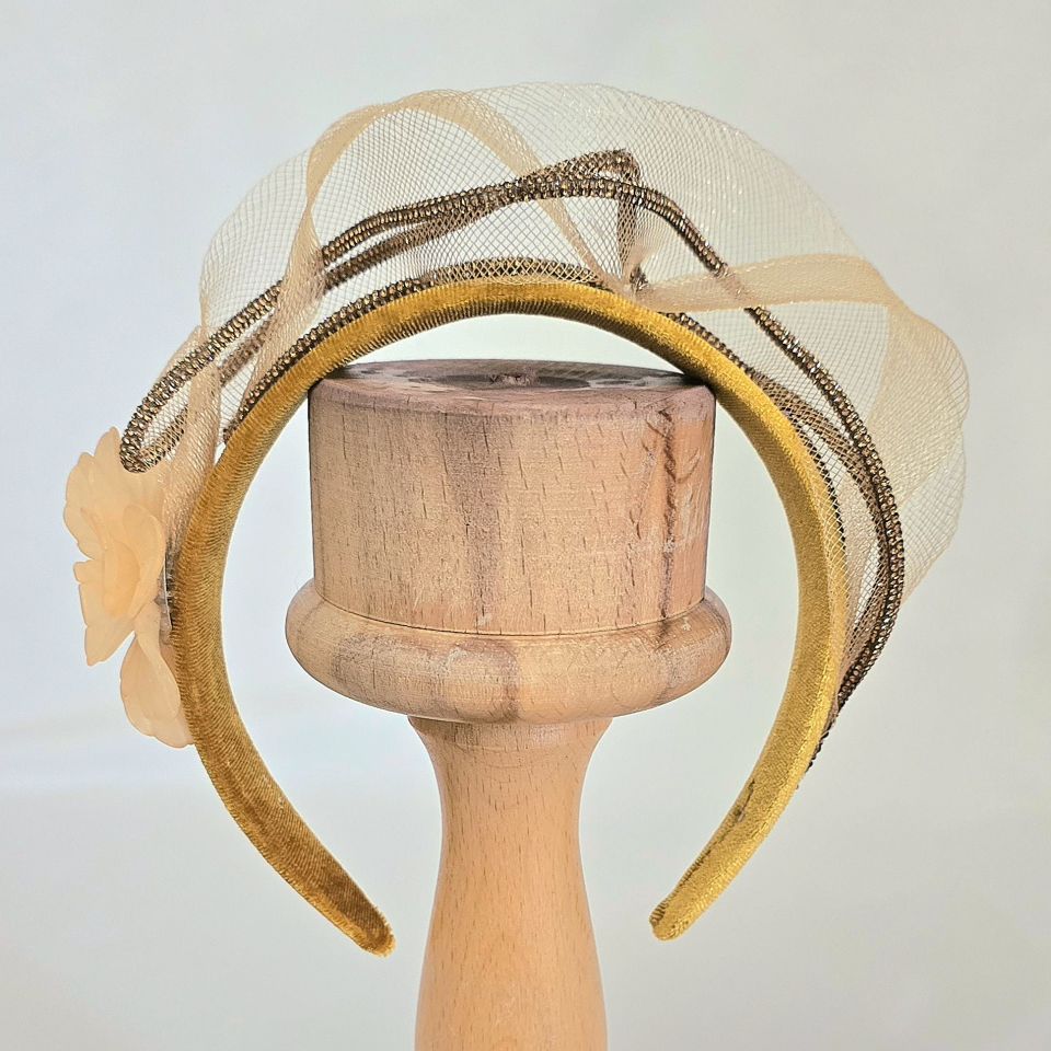 Amanda Sarı Renk Kadife  Taç