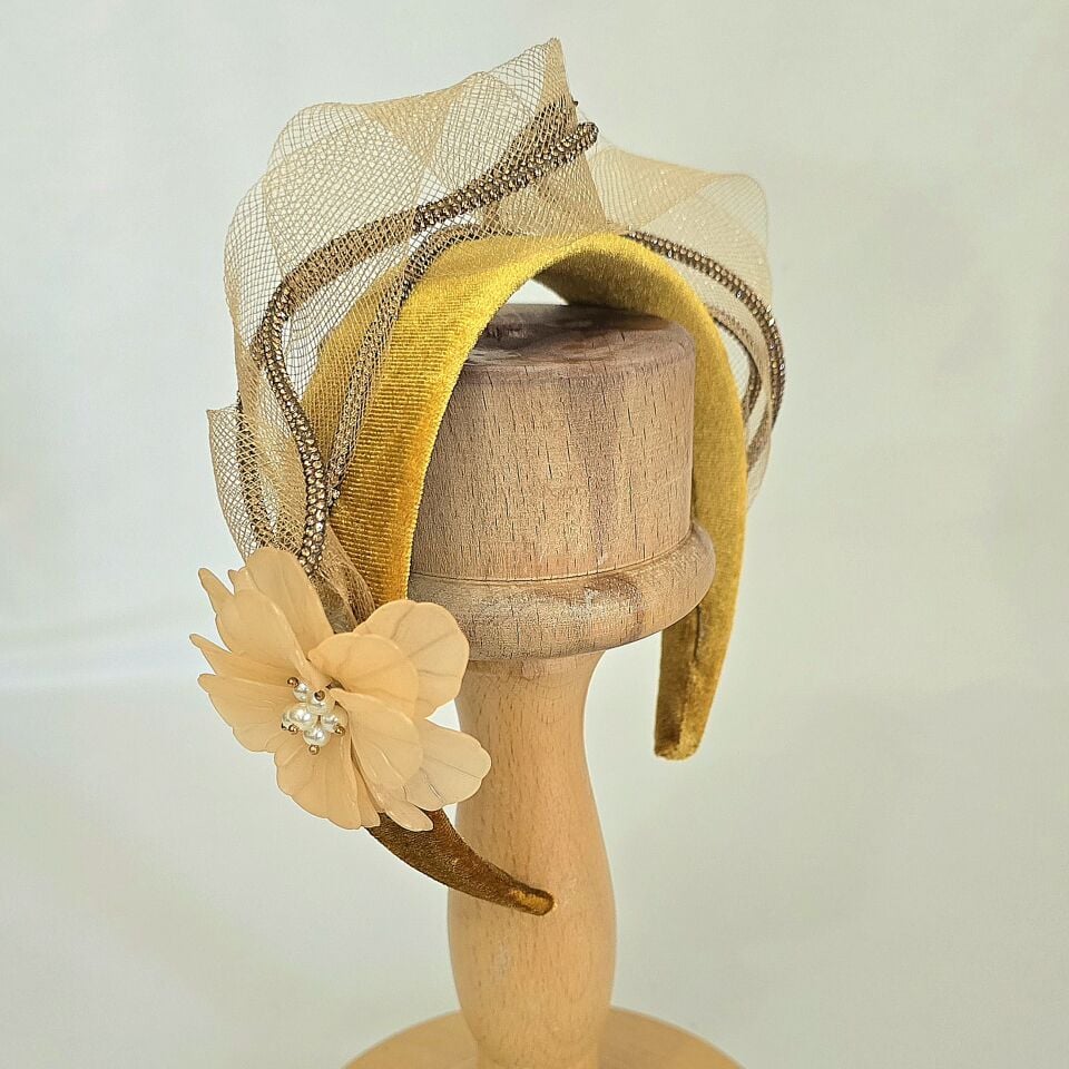 Amanda Sarı Renk Kadife  Taç