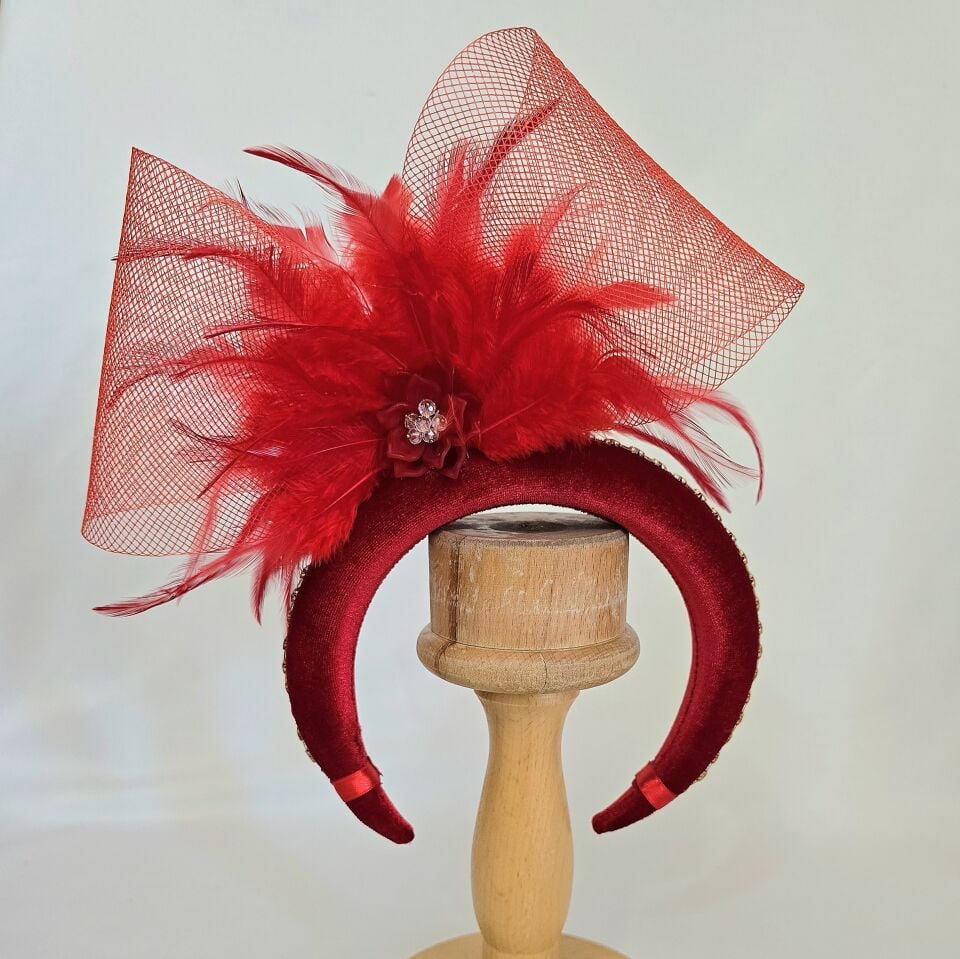 Amanda Kırmızı Renk Kadife Taç