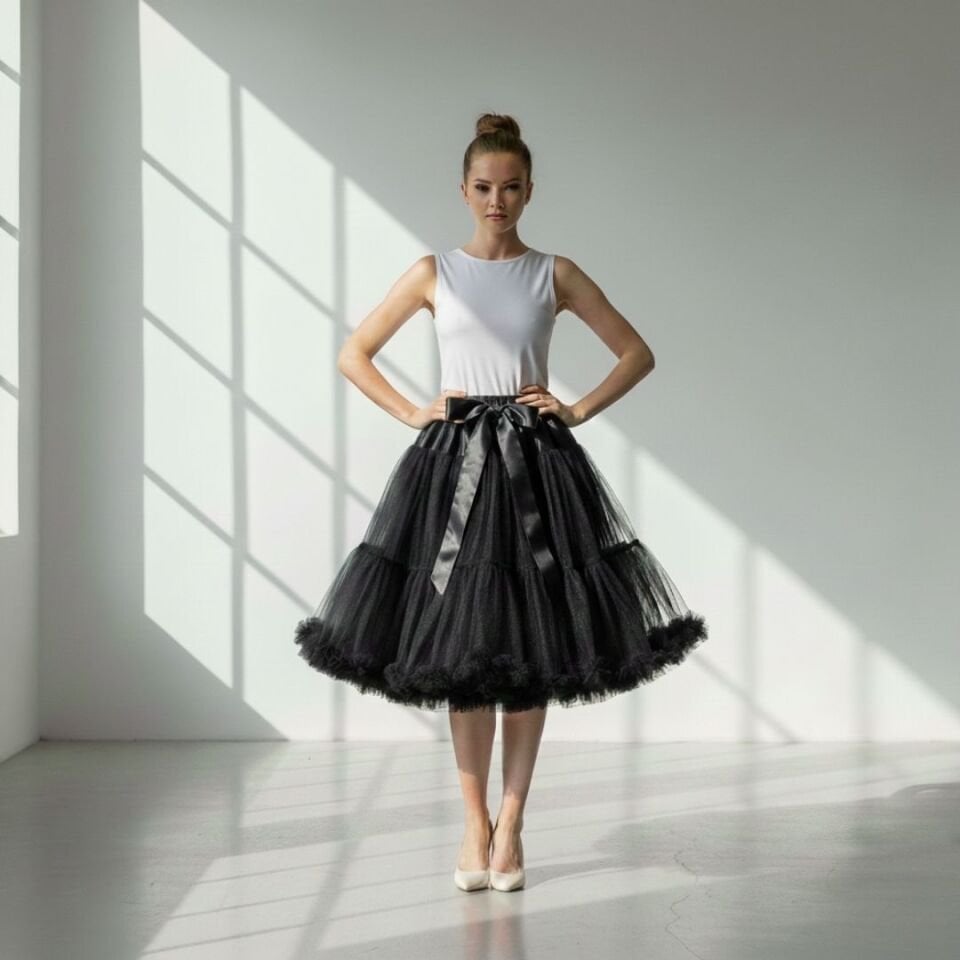 Lady Siyah Renk Ucu Volanlı Jüpon Etek 55 cm