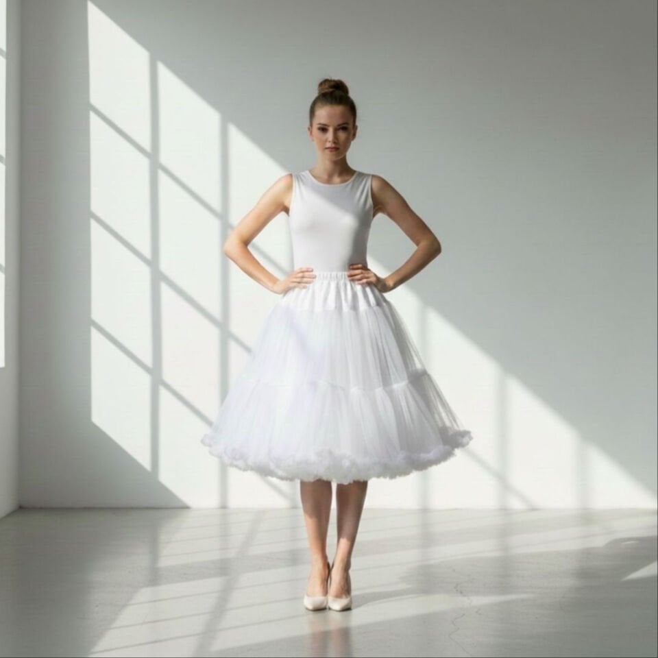 Lady Beyaz Renk Etek Ucu Volanlı Jüpon  65 cm