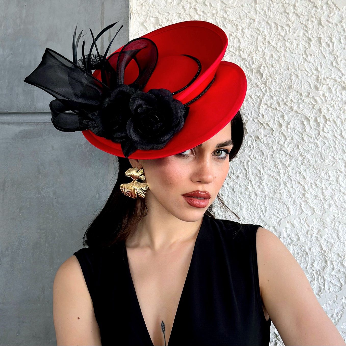 Esta Kırmızı Siyah Renk Vualet 30 cm